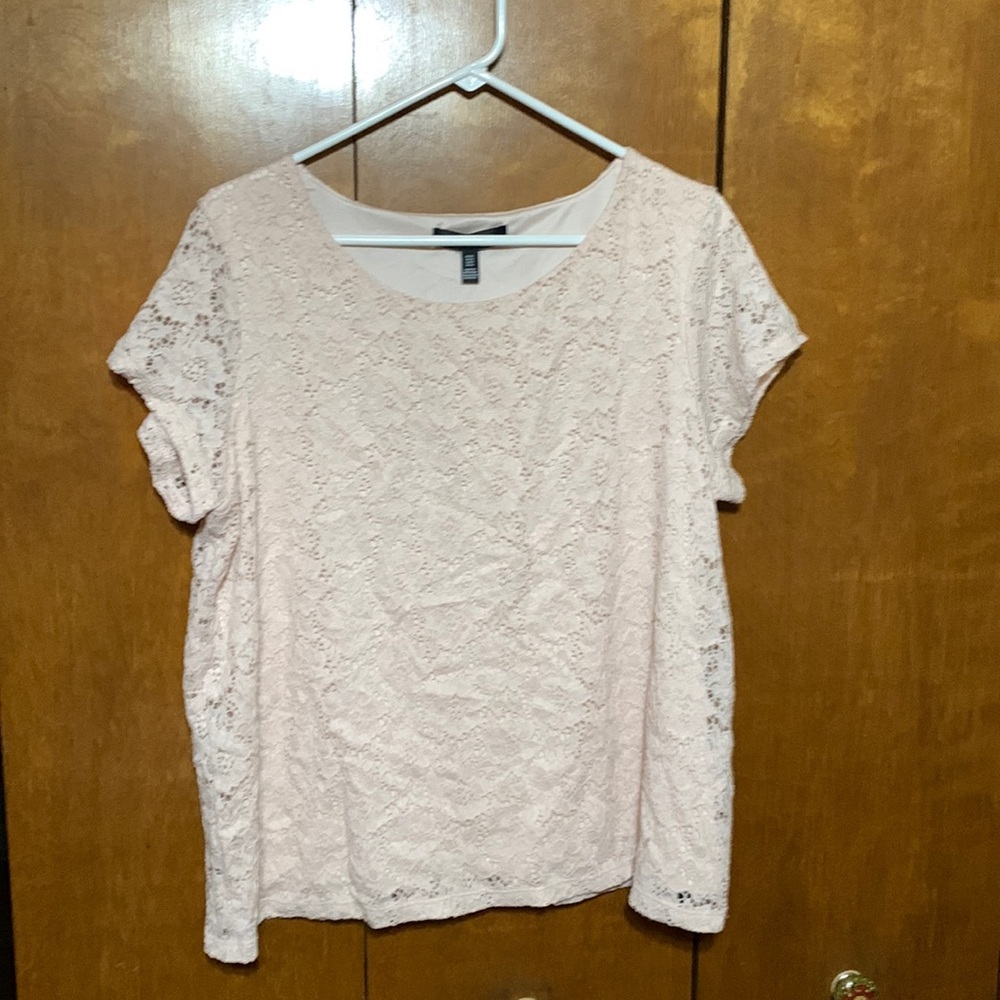 ELLEN TRACY - LIGHT PINK BEAUTIFUL LACE SHIRT (1X)